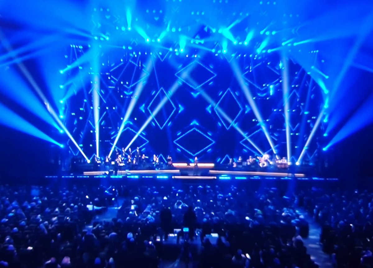 High281985's tweet photo. #وائل_كفوري نجم مضوي فوق كل النجوم .. ملك الطرب والرومانسية وملك الاغنية اللبنانية ... وصوت من ذهب الله يبارك ... المسارح ما بتلبق الا الك .. الكلام قليل على اروع ليلة من #موسم_الرياض #لبنان @waelkfoury https://t.co/JG0orivAaR