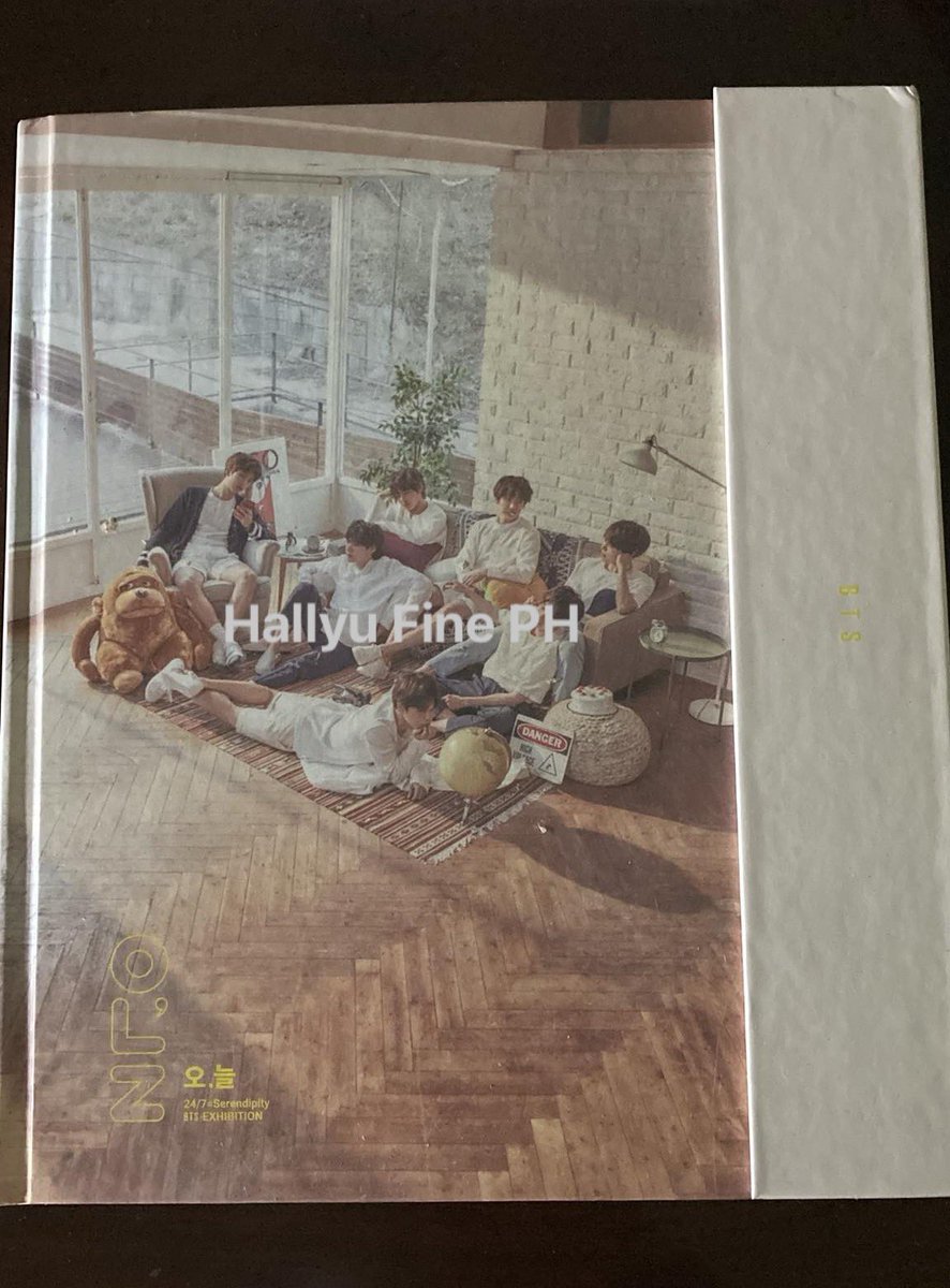 HallyuFinePH's tweet photo. @kpoprtph @btsmerchphrts @btsmarketph wts lfb onhand ph
#BTS Official merchs

Oneul Exhibition Photobook - Php 1,800
2017 Summer Package - Php 1,800

DM to avail 🙏🏼 https://t.co/UoT7zp42An