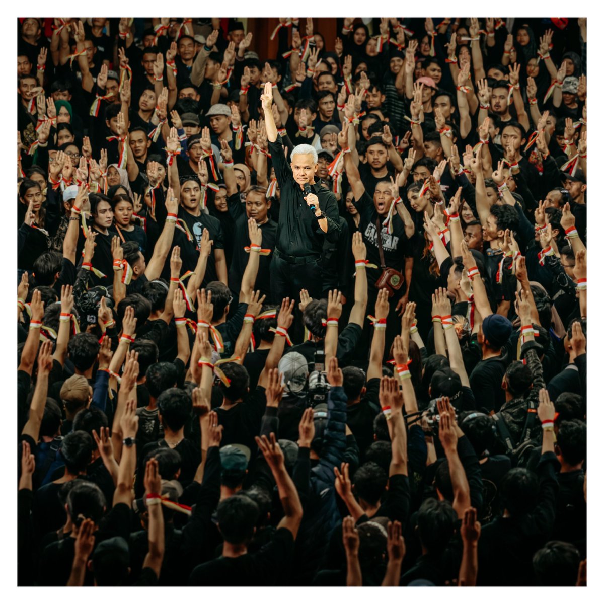 ganjarpranowo's tweet photo. Demi masa depan Indonesia https://t.co/fUqnh6bSzL