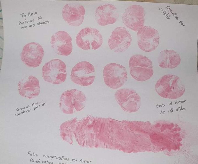 Unos besotes necesito la cartulina https://t.co/5GMBZTzAuL