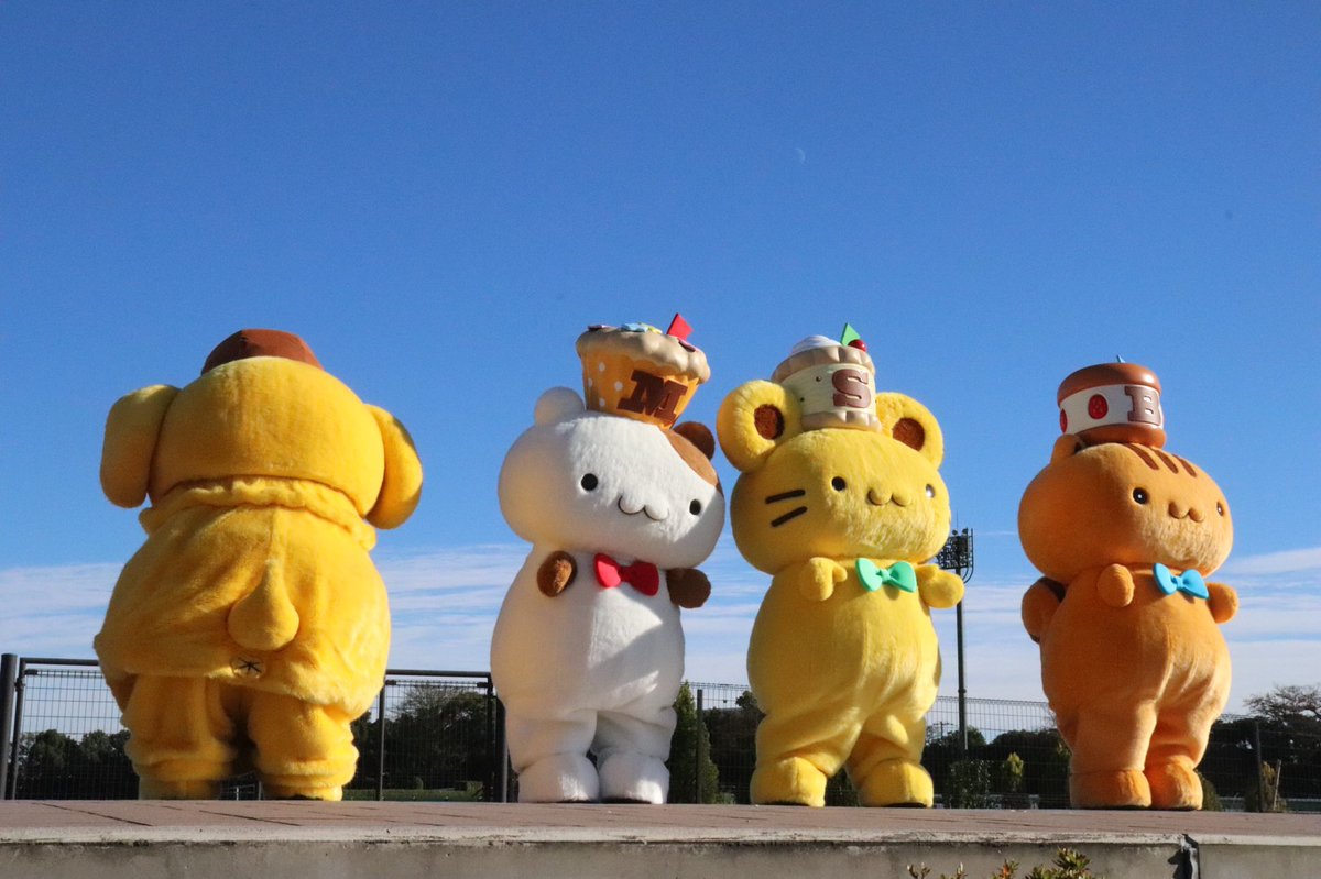 kimitabibbb's tweet photo. おしりフリフリしてるのにプリンだけ
こっち向いてて、マフィンに言われて
最後プリンだけでフリフリしてるみたいだったかわえええ
しかし天気良かったなーー！！
素敵なイベントありがとうございました😌

#ポムポムプリン https://t.co/IKOImjIbcC