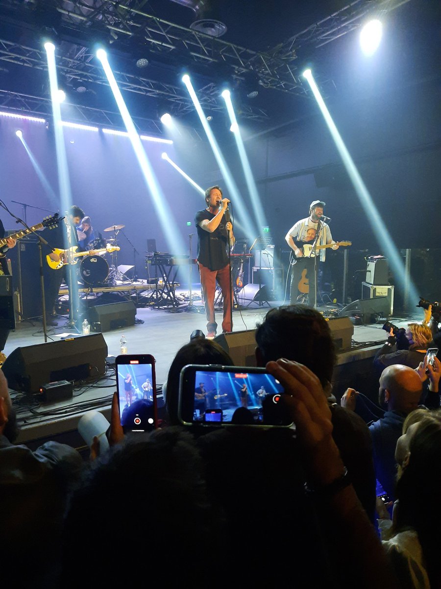Davide05656503's tweet photo. Yesterday in Milan, ladies and gentlemen Mr. David Duchovny! https://t.co/ypKRvUteRD