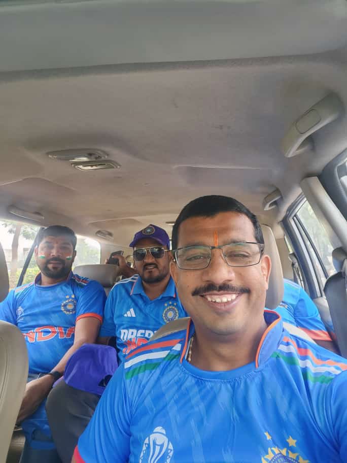 bhangire_pramod's tweet image. ये निली जर्सी वालो, दिखा के जज्बा लहरा दो #तिरंगा🇮🇳🇮🇳🇮🇳

 #cwc23india 
#IndiavsAus #JeetegaIndia #भारत #क्रिकेट #सुवर्णक्षण #cricketworldcup #विश्वचषक #cwc2023 #TeamIndia #cricket #Final #victory #cricketworldcup2023 #India #ahamdabad #indiacricketteam