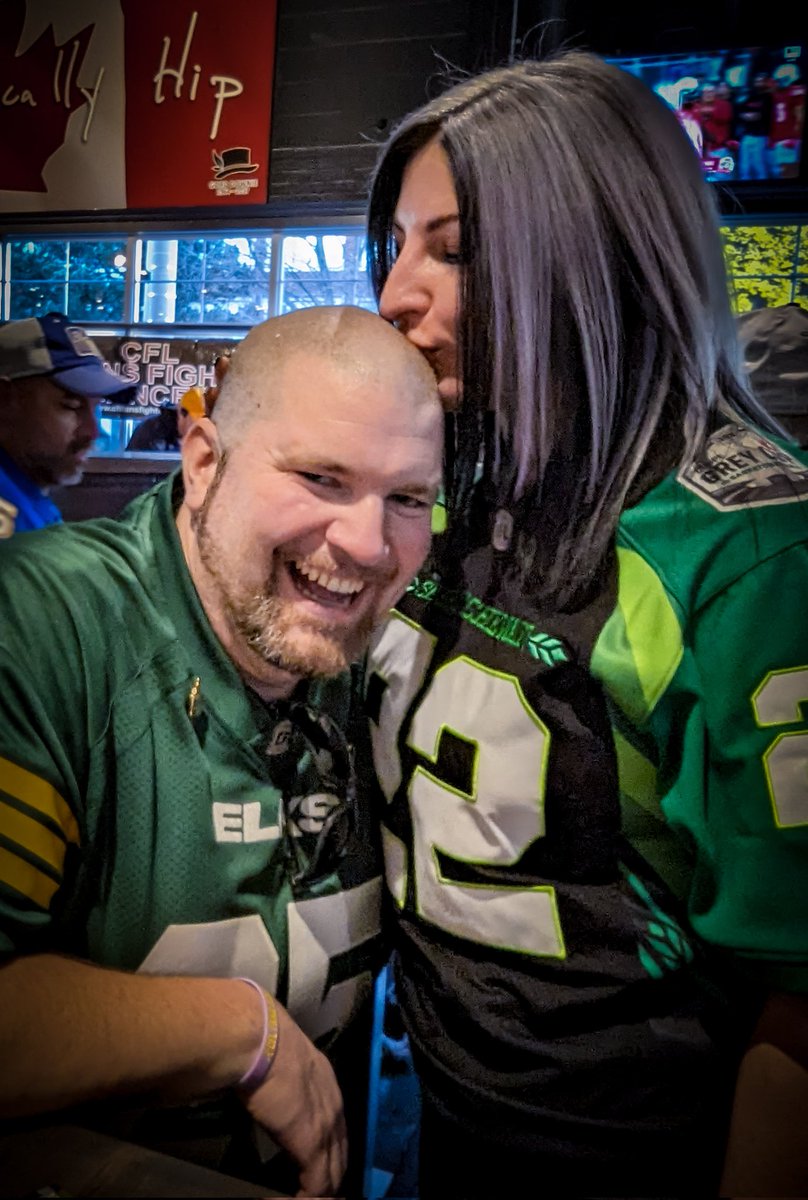 Cancer runs in my family. Like, a lot. So finally being able to attend #cflffc to help raise funds for local charity was very special to me.  This guy shaved his luscious locks to raise money for the event. Bye bye hair, hello hope for someone fighting the fight. @BearPawChris