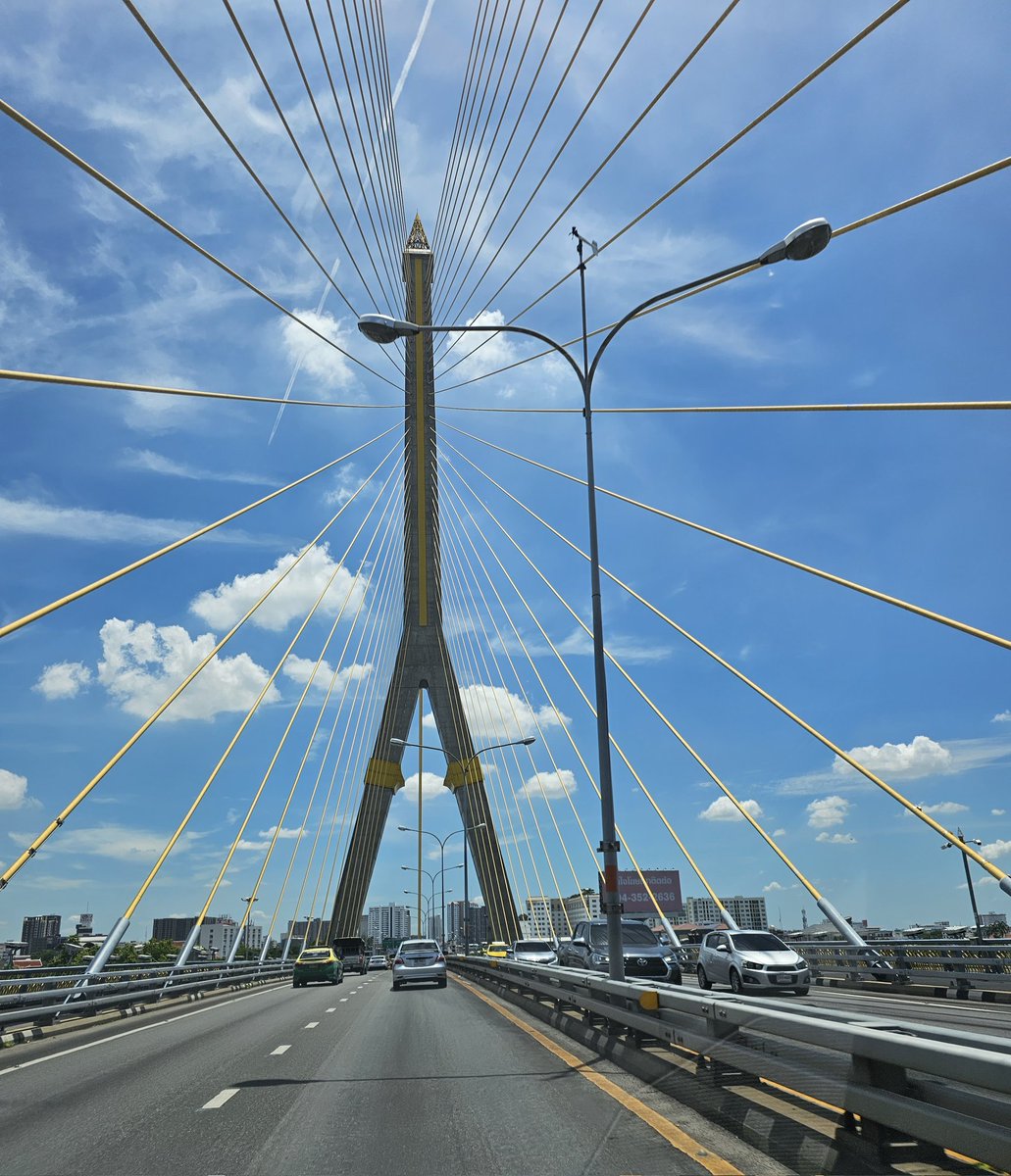 ThipjuthaB's tweet photo. ข้ามกลับฝั่งธนฯ 
อีกมุมสวยงาม บนสะพานพระราม 8 🫰อากาศดี๊ดีย์ #สิ่งแวดล้อมดี
#กรุงเทพมหานคร #Bangkok https://t.co/vbhCmqvgyl