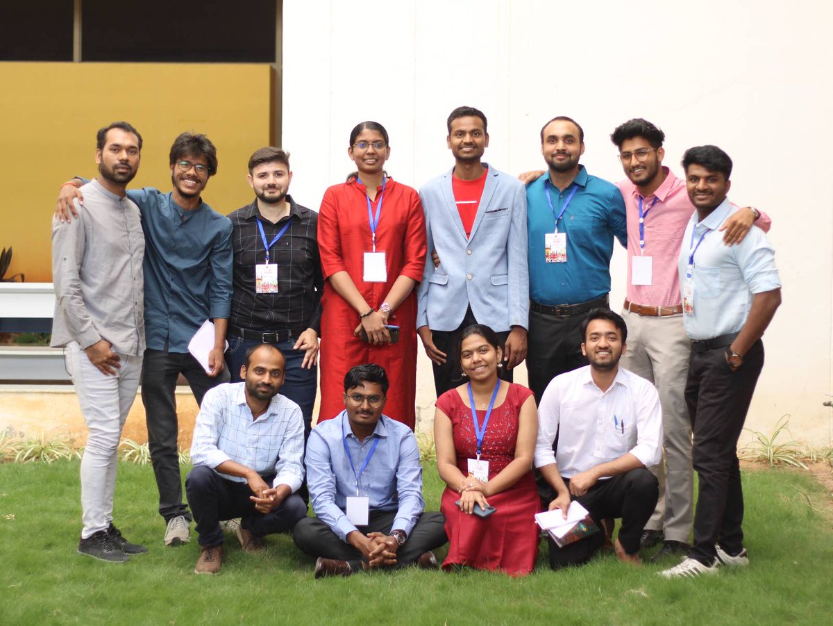 kailashkk's tweet image. A big shout out to @uohpolsci social media team #busyweek @HydUniv
@ShreyakSugathan
@SinhaYashuoh @athul_tdharan
@nomadnavodayan    @UpmanyuManish
@vrindatheresa
@itspradipgautam @Sudeepspma01
@tyagi__pallav
@the_hermit_21
Avinash Thakur
&amp;amp; Sachin Gujjar