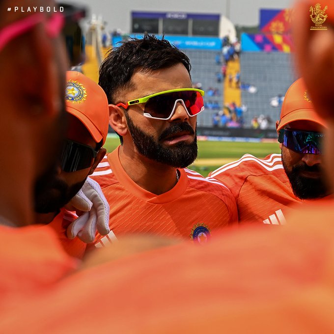 bholination's tweet photo. What a picture @imVkohli ❤️🥵🔥 https://t.co/FKYvLJqnTR