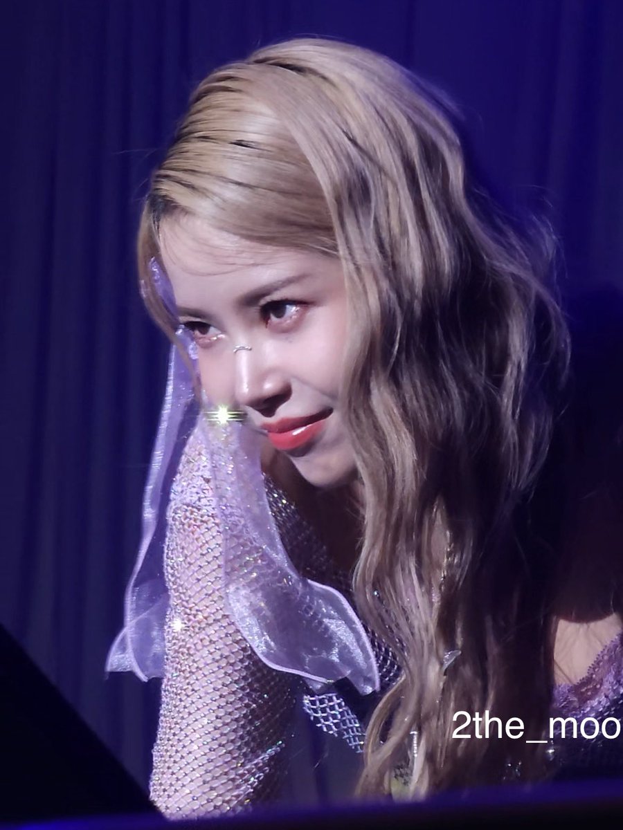 231117
ได้โปรดกลับมาส่งสายตาแบบนี้ที่ประเทศของฉัน

#TWO_RABBITS_CODE_BKK 
#TWO_RABBITS_CODE_BANGKOK
#MAMAMOO #MAMAMOOPlus #Solar #마마무 #마마무플러스 #솔라