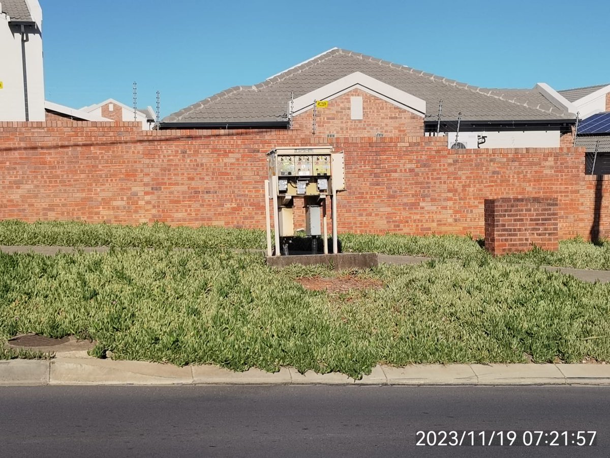gopal_lion19240's tweet photo. #Bromhofloadshedding has been exploited&amp; unresolved again incompetent repairs &amp; ongoing issues have caused,mental and physical health matters and thousands of Rand's in financial losses. We are appealing to the @CityofJoburgZA @CityPowerJhb to Fix this before more lives are lost https://t.co/Lc3ubbYbgj