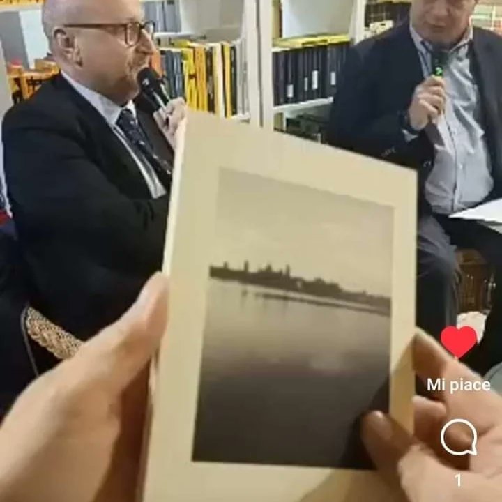 FBinacchi's tweet photo. Con l'amico collega Paolo Pirovano  presentato oggi a Milano ambito @BOOKCITYMILANO #piccolisegretimantovani Oligo Editore,  diretta Instagram Bibliothe&amp;Co. Grazie a tutte e tutti. Giulio Girondi Edmondo Rho Renzo Canciani Antonella Tirelli Anna Ardissone https://t.co/1CPd16UrmW