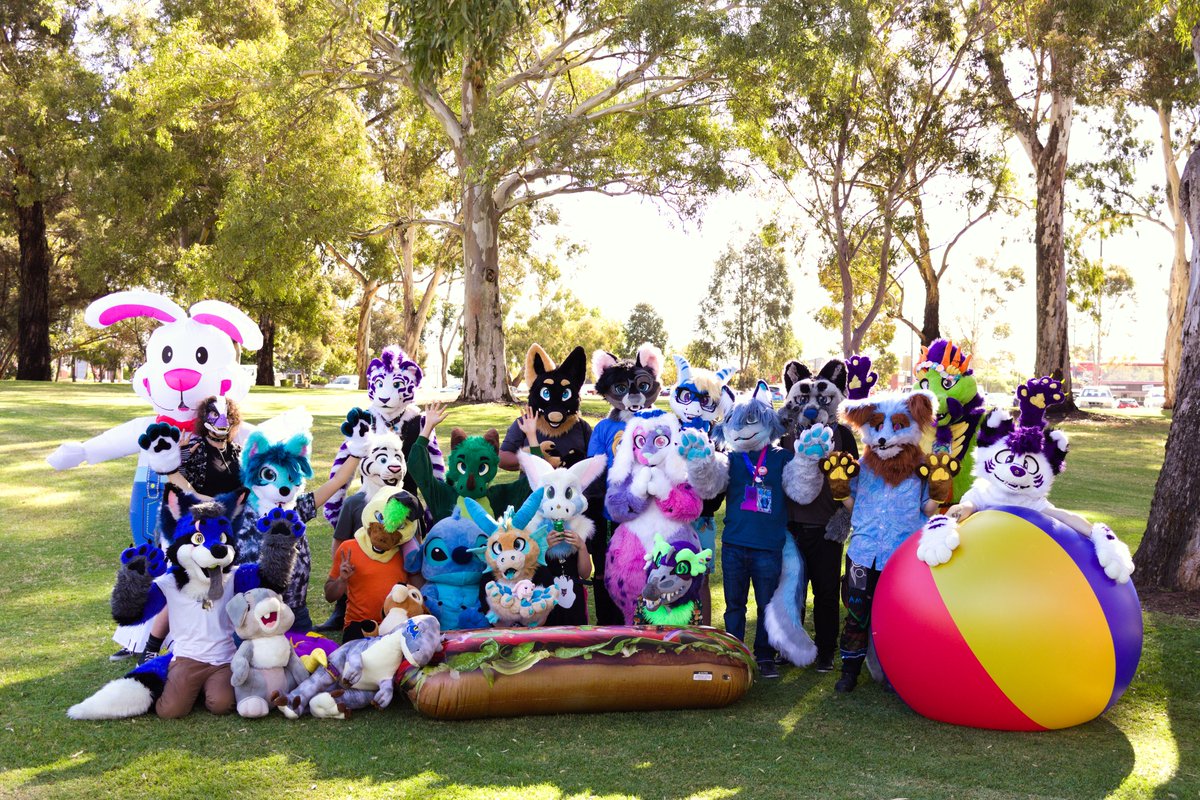 sa_furs's tweet image. We had another great Fursuit Friendly BBQ this weekend! Thank you to all the folks who attended and made the afternoon so fun💕🐾
📷@notagames, @the_choc_lab &amp;amp; @zanderthedeer 
#adelaidefurs #safurs