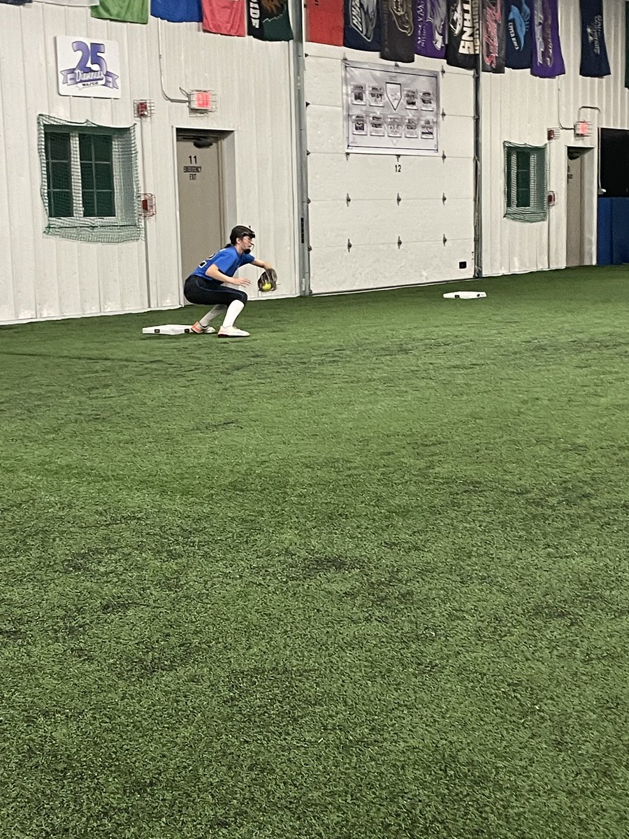 WD16uJH's tweet photo. Great week of practice for our girls, leading into their well-deserved Thanksgiving break! Worked on footwork, receiving, and ball placement! https://t.co/2BpiDJk31a