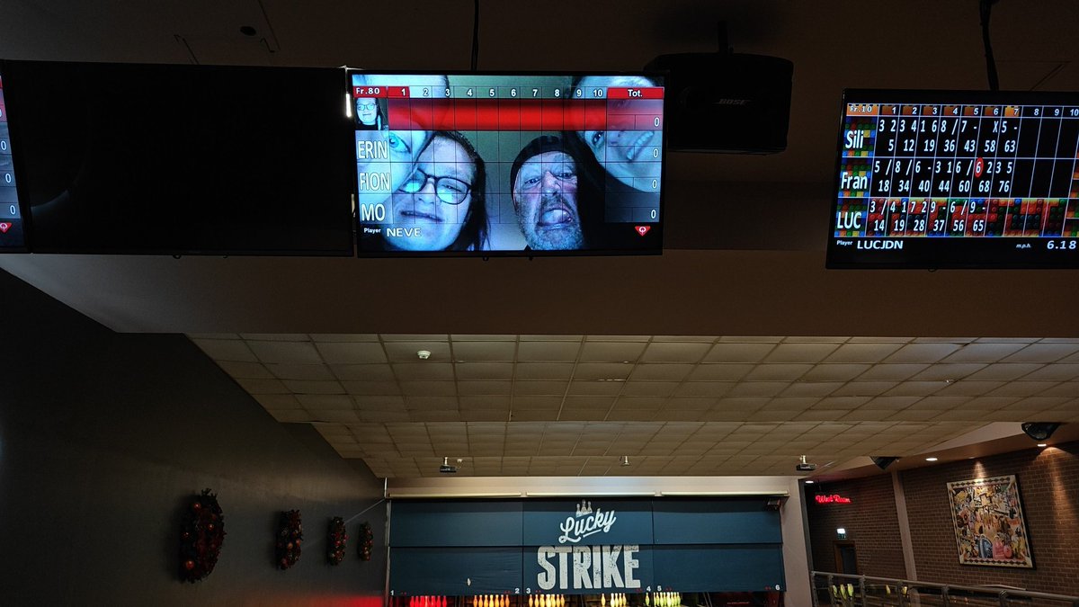 Giant_Jouster's tweet photo. You're never too auld fir an "all-day" #Codonas wrist band! 😇🎡🎳
#switchies https://t.co/MaN1EVWPKz