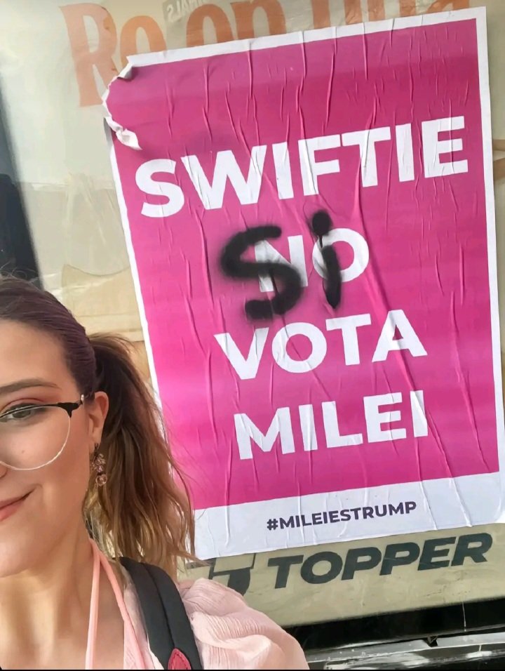 Eri005z's tweet photo. Y recuerden, que te digan que taylor votaría a massa es porque no saben que ella es capitalista, si votan a los mismo de siempre seremos un país socialista Y OLVIDENSEN que va a venir a este lindo país. https://t.co/tJSrqTd5Po