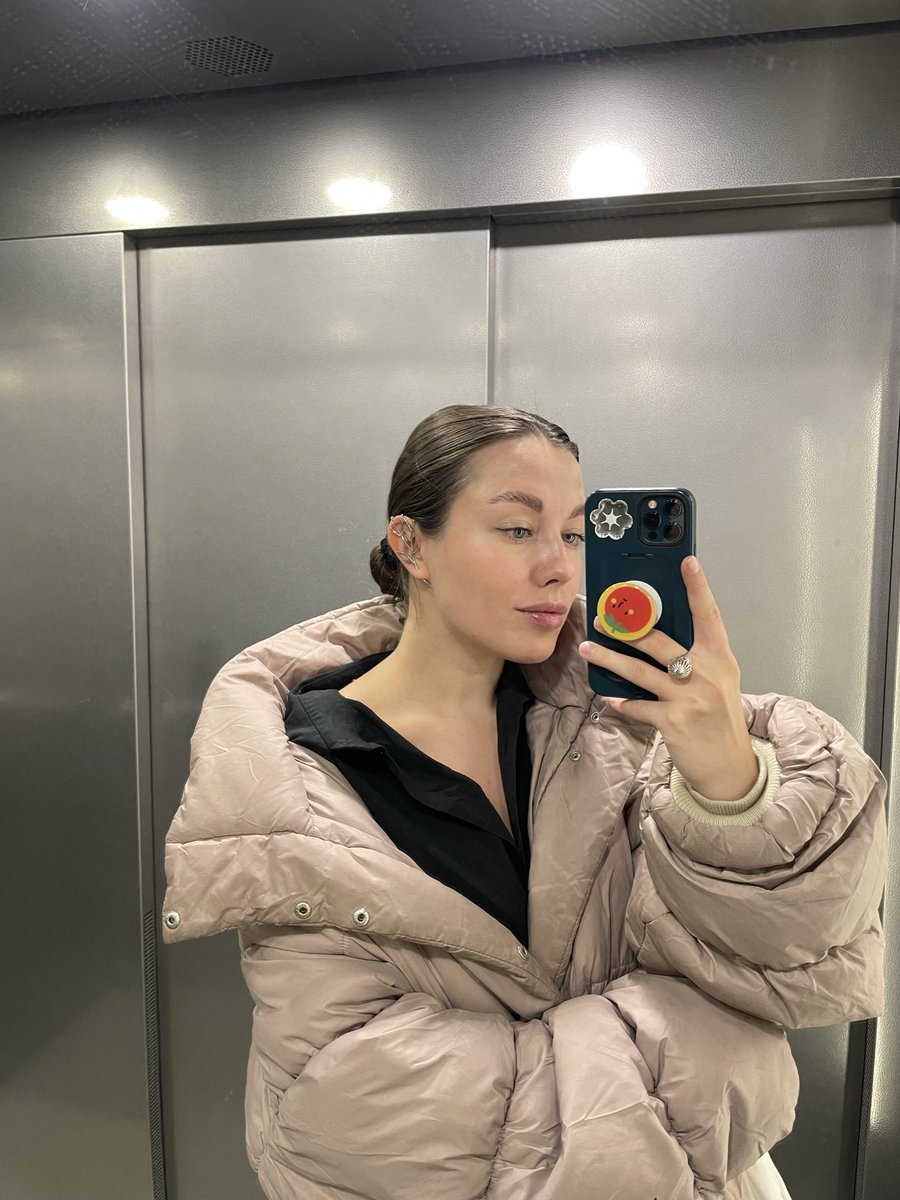 EvigForelsket's tweet photo. Ну что! Месяц назад я решила сменить уход за кожей. Спойлер: превратилась в нежный персик. ТРЕД со всей моей уходовой косметичкой и ссылками на заказ из золотого яблока. https://t.co/9Mstb95TkX
