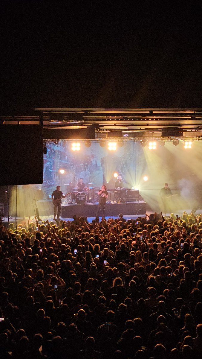 wnw24's tweet photo. Great gig last night seeing @embrace at @MancAcademy the guys always put on a great show, @dannymcnamara @RichardMcNamara thanks so much
#embrace #Manchester #ManchesterAcademy #TheGoodWillOut #TGWO #TGWO25 https://t.co/9Xqdzy3I0Z