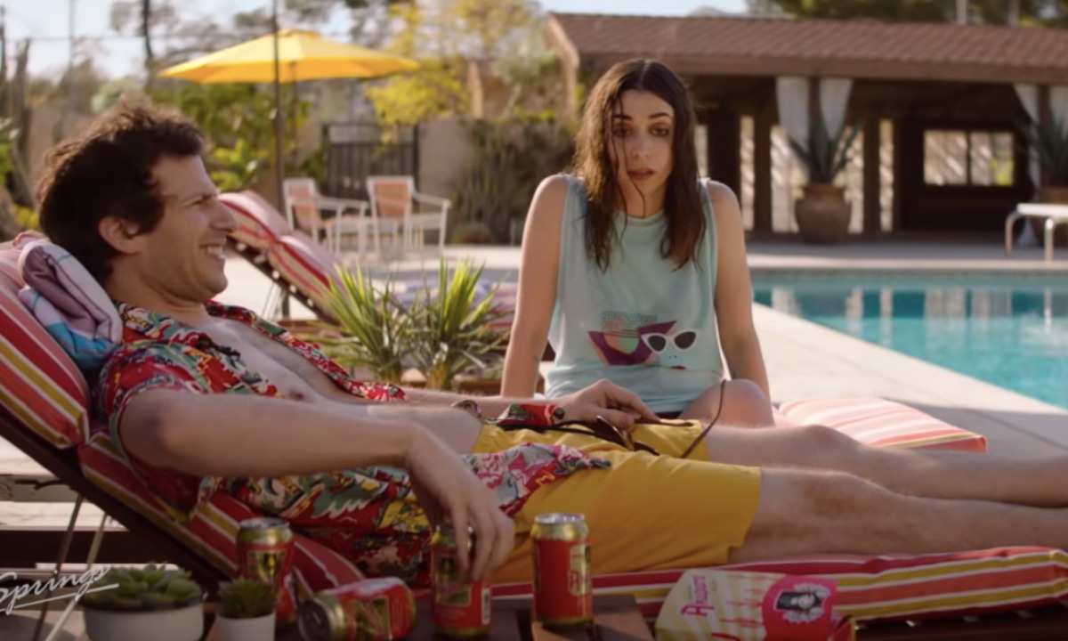 TaquillaSiete's tweet photo. Max Barbakow nos trajo con Palm Springs (2020) una comedia fresca y original, con bucles temporales y un Andy Samberg divertidísimo. https://t.co/jH9qC8YhQf