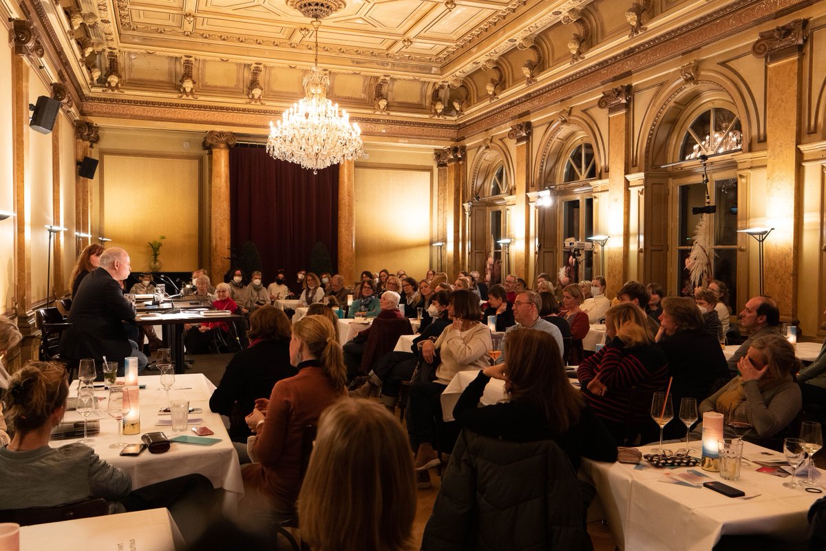 Literatur aus Skandinavien steht bei den Nordischen Literaturtagen vom 20. bis zum 23. November im Mittelpunkt.📚✨ Im Literaturhaus Hamburg erwarten euch spannende Lesungen und Gespräche.😊 Mehr Infos 👉 buff.ly/46iJz72 
Foto: Daniel Müller c Literaturhaus Hamburg