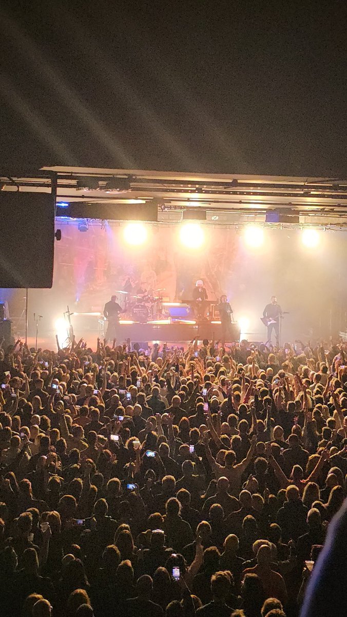 wnw24's tweet photo. Great gig last night seeing @embrace at @MancAcademy the guys always put on a great show, @dannymcnamara @RichardMcNamara thanks so much
#embrace #Manchester #ManchesterAcademy #TheGoodWillOut #TGWO #TGWO25 https://t.co/9Xqdzy3I0Z