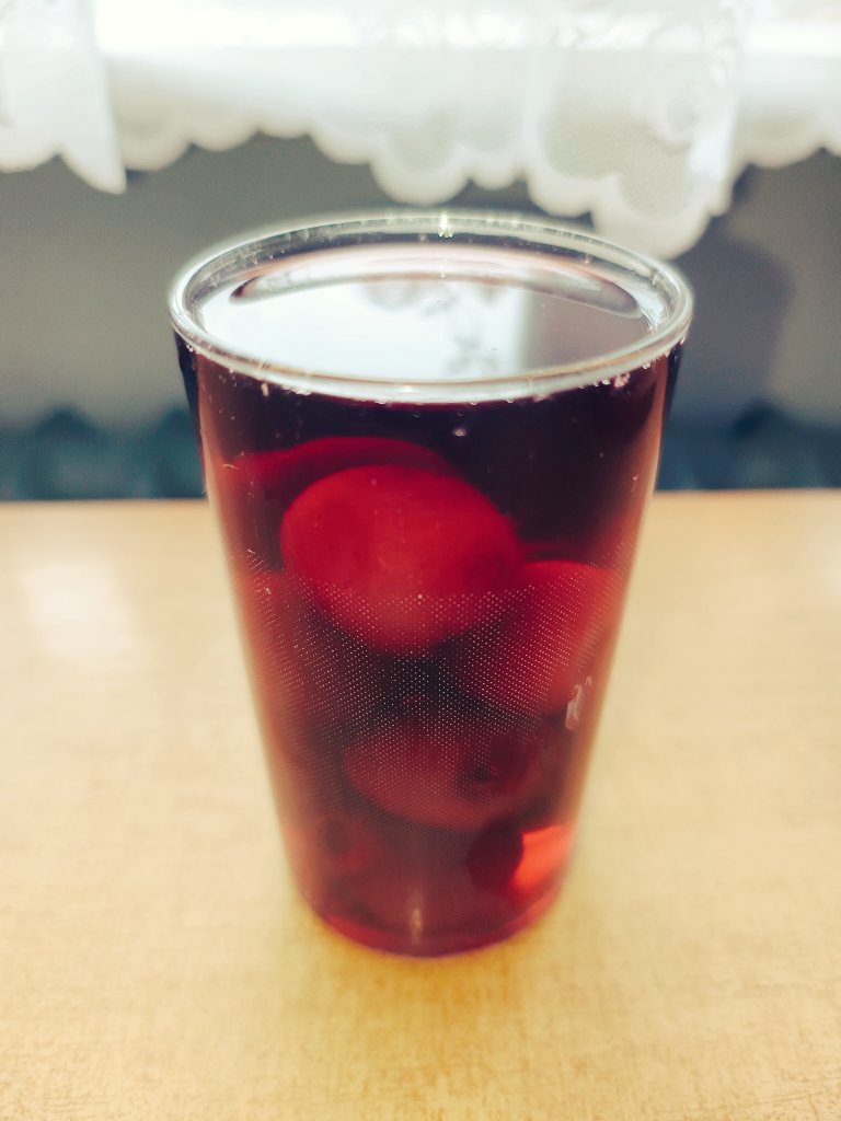 marek_marorg's tweet photo. Tak drogie dzieci wygląda #kompot z czereśni 😋 pewnie już zapomnieliście że coś takiego istnieje. https://t.co/NWOjdi3o83
