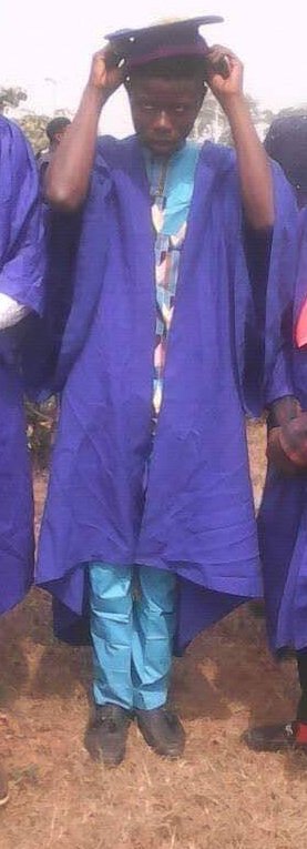 onabanjo_04's tweet photo. Matriculation vs Convocation๐โค๏ธ
ThankGod for life tho๐๐
#FUTA33RDCONVOCATION
#GrandezaClass21 https://t.co/f714ZzDlH5