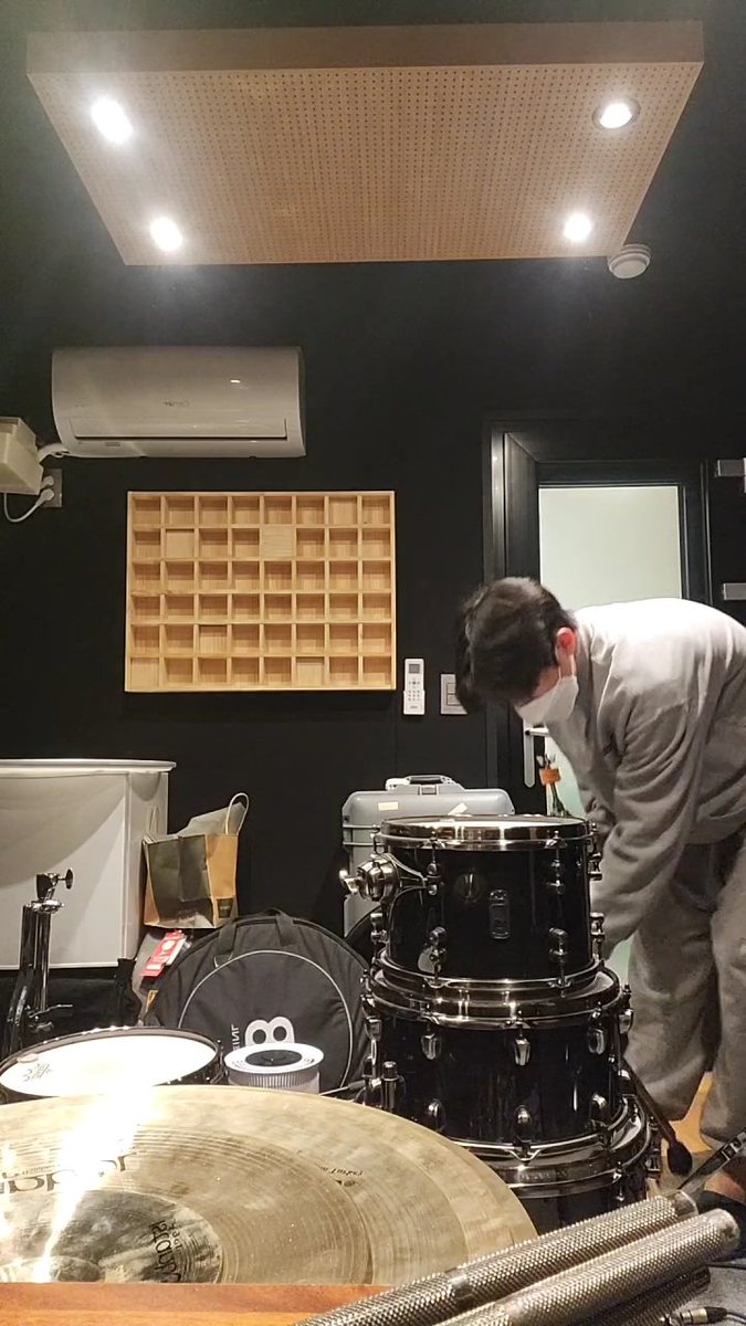 231119 DAY6 Dowoon d.ddablue IG Instagram Live 데이식스 도운 인스타그램 라이브

(1) 이사asmr youtu.be/e8BNI352BvU

(2) 공사장asmr youtu.be/QDOEOgXZuI4