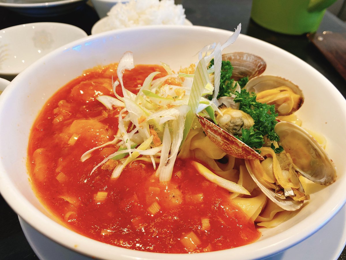 null8hat's tweet photo. (固定)
最近は服を着て銃を持って写真を撮ってもらったり、釣りをしたりラーメンを食べたりしています( ‘ᾥ’ ) https://t.co/lMQRl4Awlk