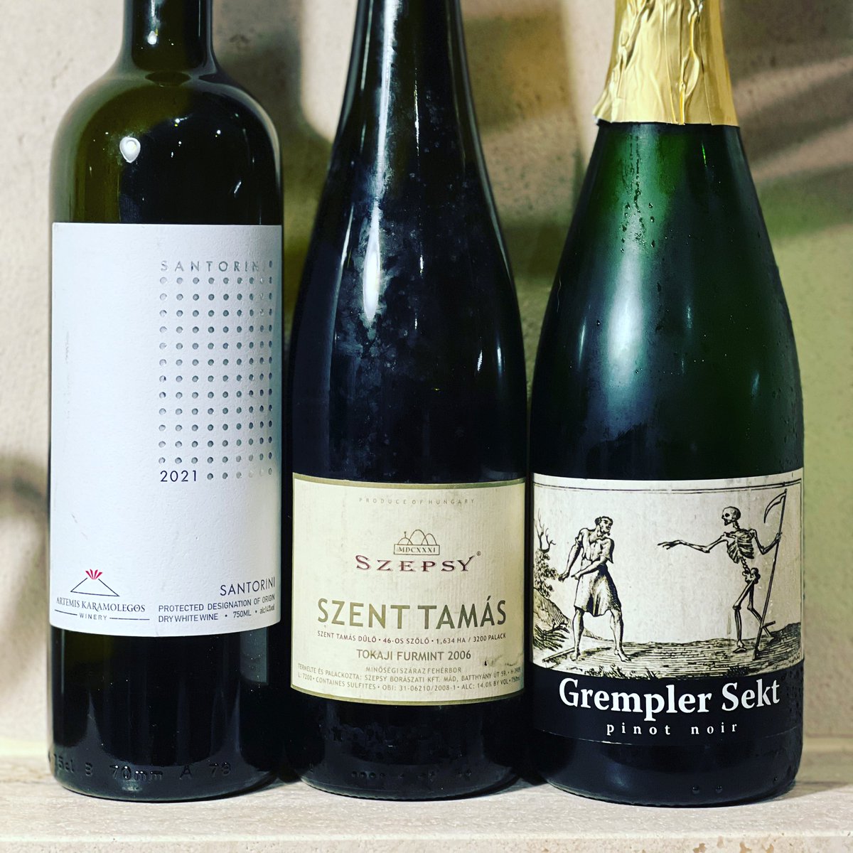 Wine tasters can get carried away with quirky or “interesting” wines. But I learned the “friends & family test” principle from Caroline Gilby MW: if non-wine people like it, it’s good 👍 These 3 passed the test yday—including the 🇵🇱 sparkling red Pinot Noir, which was v quirky!