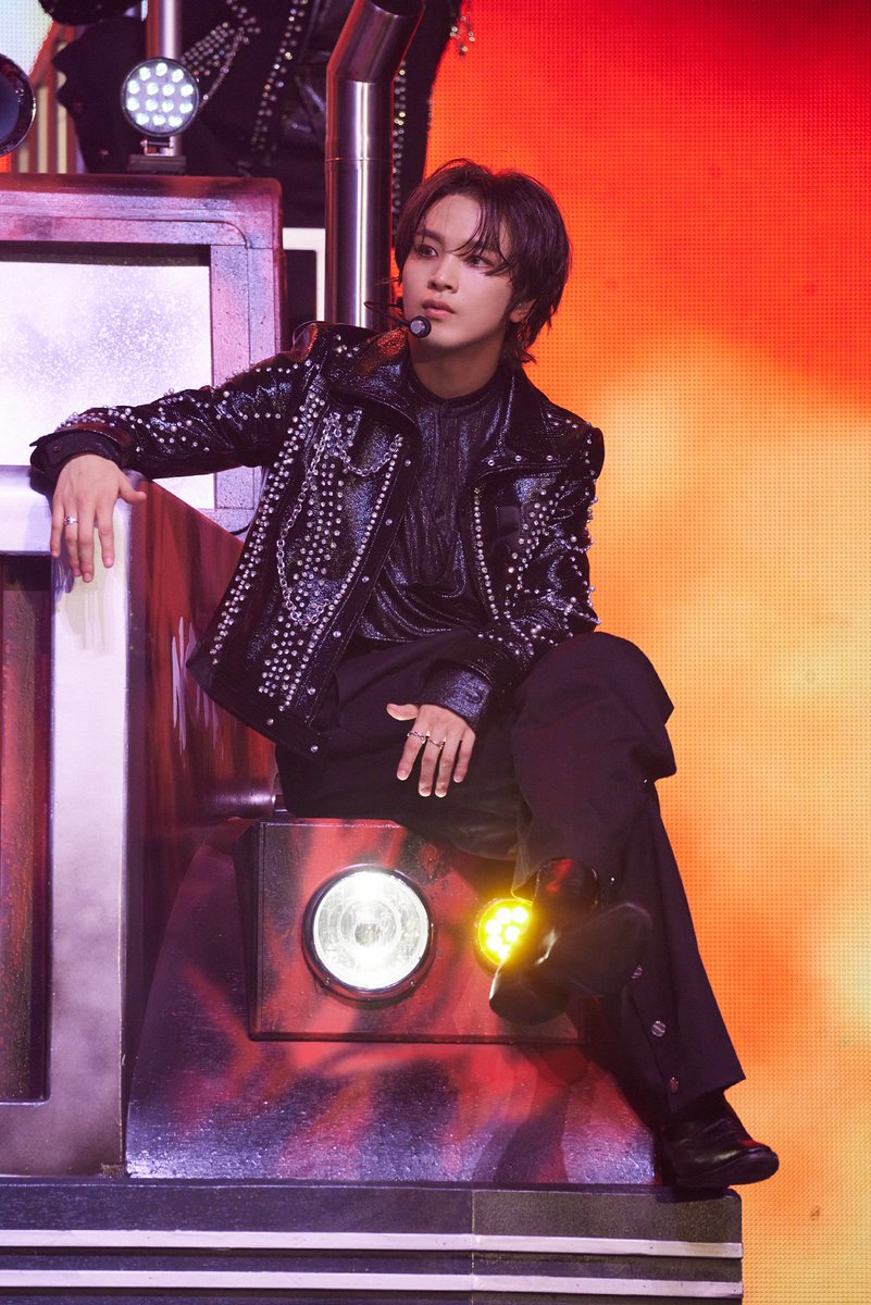 “i’ve kinda grown, i’ve grown a lot!”

YES. HAECHAN. YOU. ARE. 🤍🐻🖤