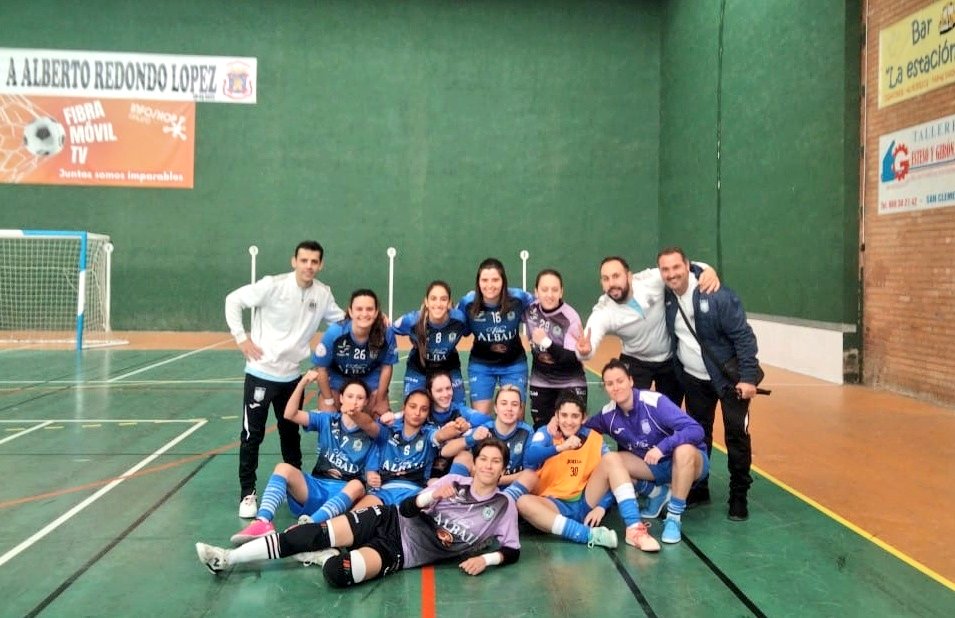 BaseAzulonaFS's tweet photo. 🔵 FEMENINO 🔵

San Clemente FS 1-4 Viña Albali Valdepeñas 

Goleadoras:
@_Marta_Martita ⚽⚽
@marta_vivar ⚽
@_navarro_24 ⚽

Asistencias:
@_navarro_24 1️⃣ https://t.co/Bj3a1kN2My