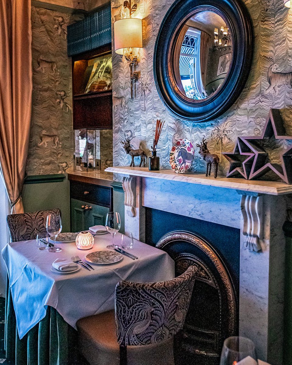 kutirchelsea's tweet photo. Savour the flavours of Sunday elegance at Kutir!
Opening Hours: 1pm - 10pm (Tue - Sun)
#kutirchelsea #kutir #kingsroad #chefrohitghai #sloanesquare #restaurantoftheyear #finedining #chelseadining #londondining #londondecanted #luxuryexperience #foodieexperience https://t.co/WcULH4jN3H