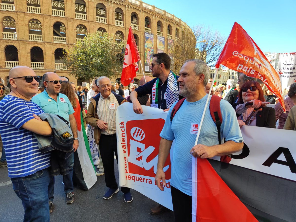 esquerraunida's tweet photo. 🚶Tornem als carrers de #València per exigir la fi del genocidi contra el poble palestí 🇵🇸

✊Volem una Palestina lliure 🇵🇸. Aturem la barbàrie contra el poble per part de l'Estat d'Israel‼️ https://t.co/WEjZh0795C