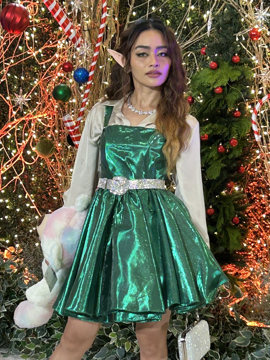 inquirerdotnet's tweet photo. @HMallorcaINQ THE CUTEST ELF 🧚 

LOOK: “Can’t Buy Me Love” and “Tabing Ilog: The Musical” star Vivoree Esclito strikes a pose on the #StarMagicalChristmas2023 white carpet in her green elf-inspired outfit. | @HMallorcaINQ https://t.co/OszYagzC2C