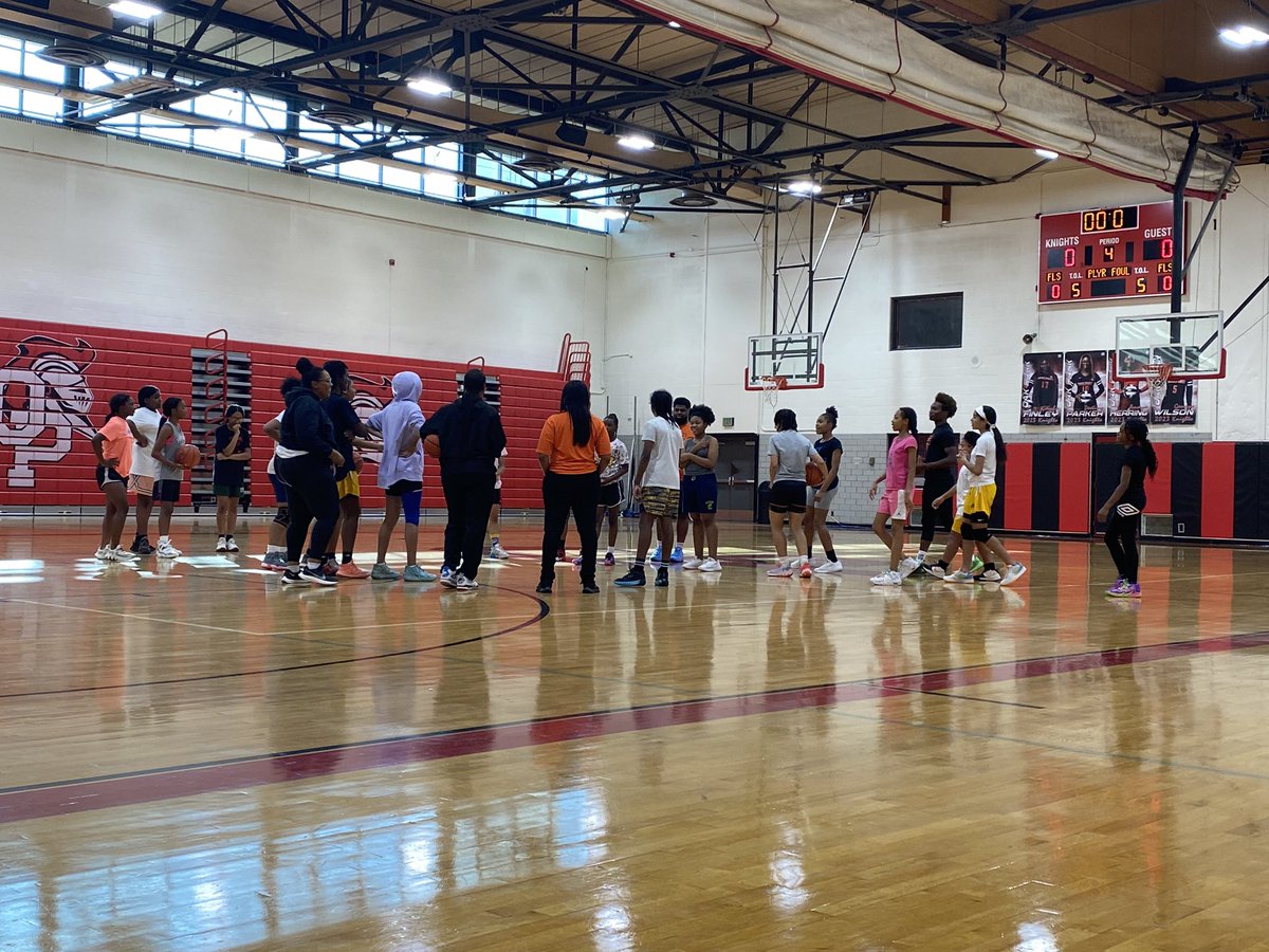 OffshootHoops's tweet photo. Our Basketball Tryouts have concluded, and the court was ablaze with incredible talent‼️🔥 A huge shoutout to all the dedicated athletes who showcased their skills and passion.🙌 Stay tuned as we carefully review and make some tough decisions! #offshoothoops https://t.co/IQNwVedHo2