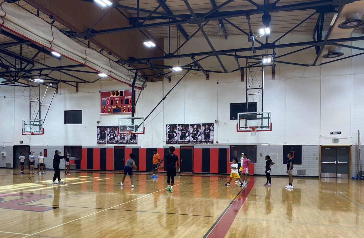 OffshootHoops's tweet photo. Our Basketball Tryouts have concluded, and the court was ablaze with incredible talent‼️🔥 A huge shoutout to all the dedicated athletes who showcased their skills and passion.🙌 Stay tuned as we carefully review and make some tough decisions! #offshoothoops https://t.co/IQNwVedHo2