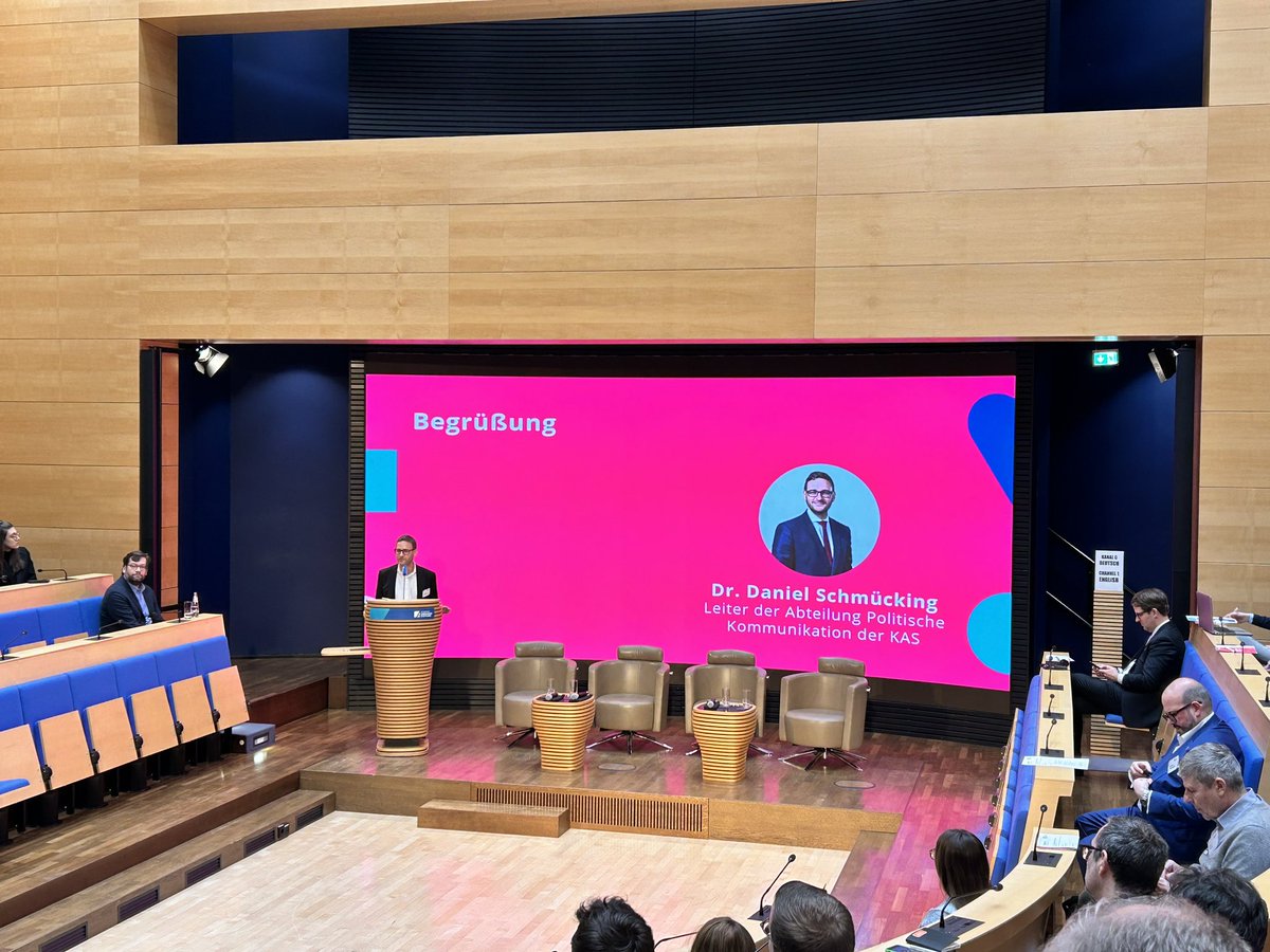 Sandra Busch-Janser (@sbj_berlin) on Twitter photo #IKPK23 mit neuen Chef und bewährt großartigem Programm! Guten Start <a href="/d_schmuecking/">Daniel Schmücking</a> und viel Erfolg 🍀 #IKPK23 mit neuen Chef und bewährt großartigem Programm! Guten Start <a href="/d_schmuecking/">Daniel Schmücking</a> und viel Erfolg 🍀