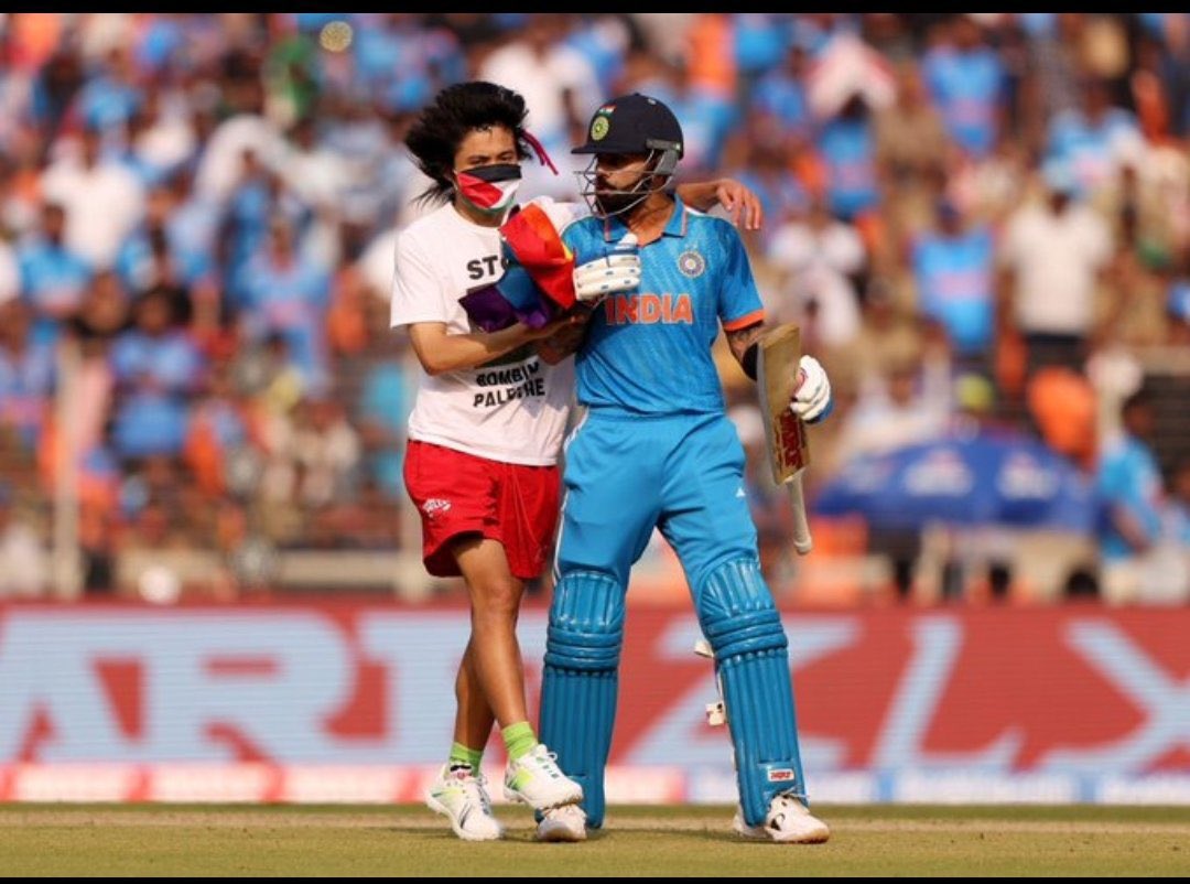 Samurai11_ID's tweet photo. இடம்_பொருள்_ஏவல்
எங்க வெச்சி செய்யணுமோ,
அங்க வெச்சி…see more 
#Worldcupfinal2023 
#IndiaVsAustralia 
#Palestine_Genocide https://t.co/OxQtt9PNDI