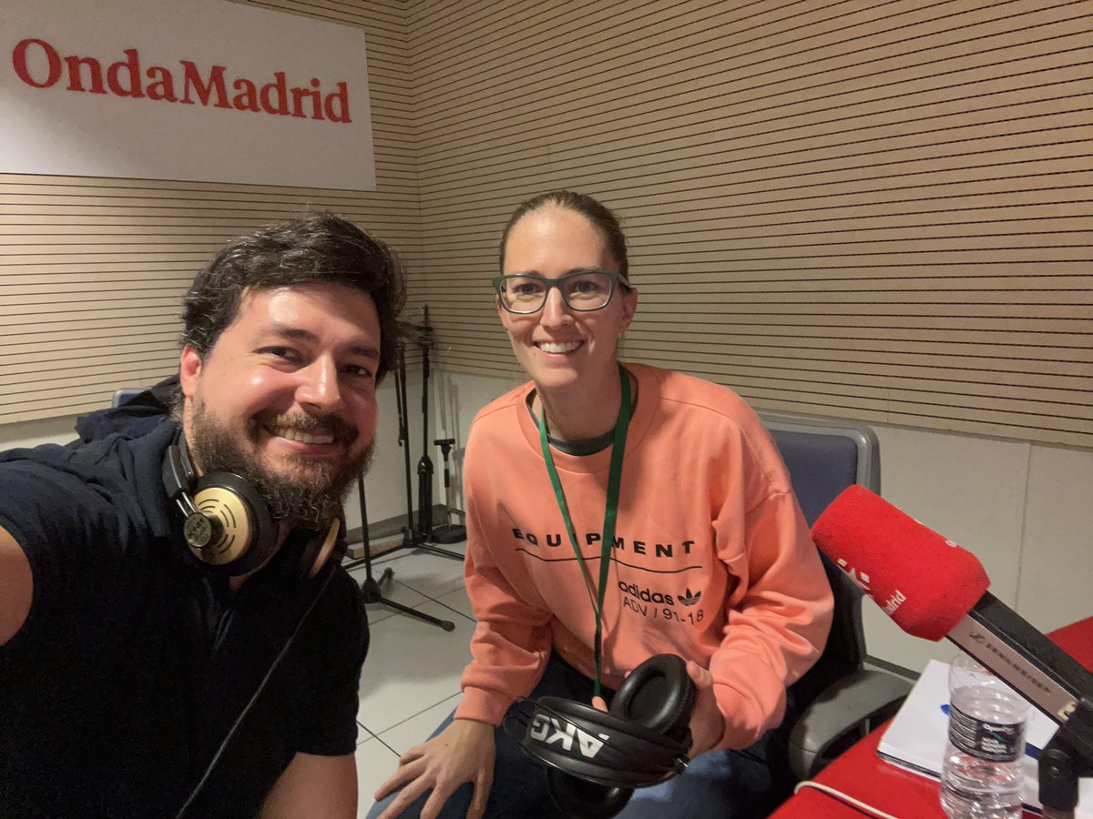 Contando el <a href="/FCBfemeni/">FC Barcelona Femení</a> <a href="/realmadridfem/">Real Madrid C.F.</a> junto a <a href="/TaniaTabanera/">Tania Tabanera</a> en <a href="/madridaltanto/">Madrid al Tanto</a> 💪🏻