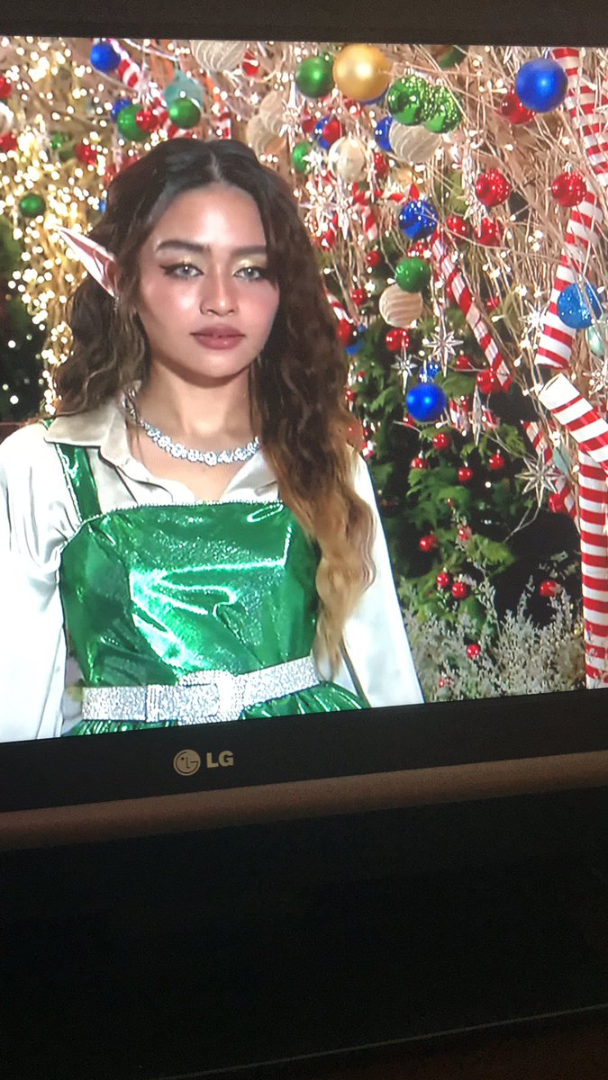 05Roche's tweet photo. Beautiful elf Vivoree 

VIVOREE MAGICAL CHRISTMAS https://t.co/1o9WW9sucJ