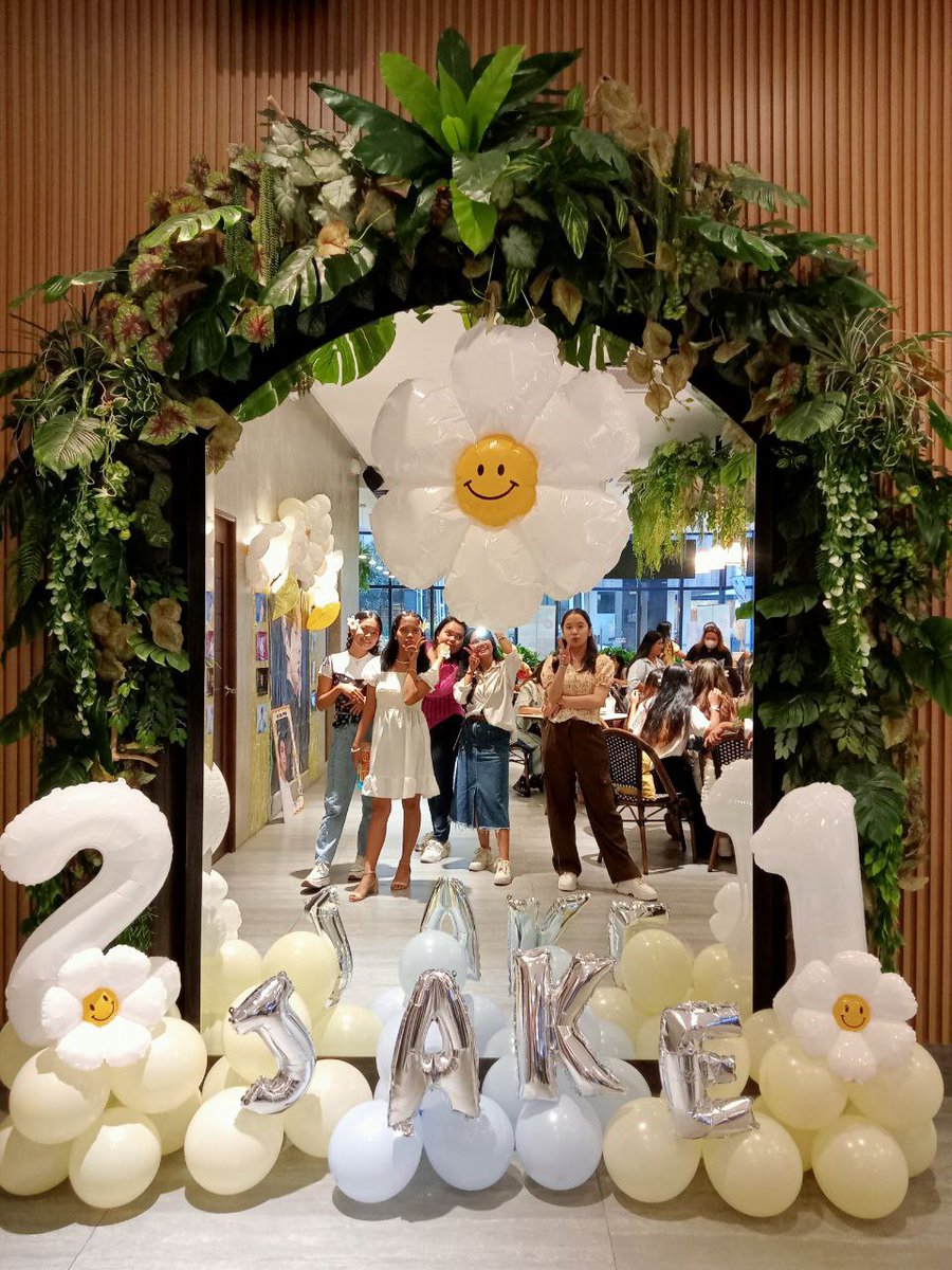 luvlysjy's tweet photo. First cupsleeve event experience! Glad to celebrate Jake's day w/ these amazing people💖 Thank you @jakeupdateteam &amp; @ENpireEvents for organizing this superb CSE! I loved the exhibit tho!! ✨

#YuniequelyYoursJake #JAKEDAY2023 #EnpireEvents @ENHYPEN_members @ENHYPEN #ENHYPEN_JAKE https://t.co/OWSlmof7Pc