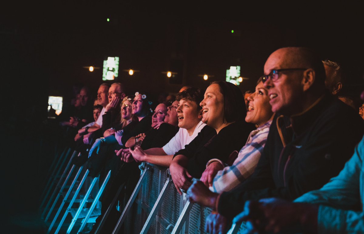 thedeepblue_'s tweet photo. Birmingham we love you ❤️ 
Night 1 of @LotteryWinners tour was good for the soul ~ thanks for making us feel so welcome! Excited to come back in February on our Honeylove tour 🍯
En route to Bristol ready for night 2! 🪩

📸 @kiwimcmc https://t.co/VHBjtye0hZ