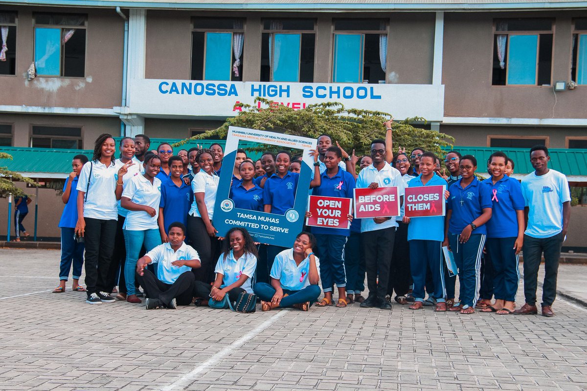 In the fight against AIDS, educating the society is the best way in ending the pandemic and stigmatization mainly in our African societies.
As @TamsaMuhas members we had a time of educating students at Canossa High School.
#LetCommunitiesLead
#EndStigmatization
#AidsFreeAfrica