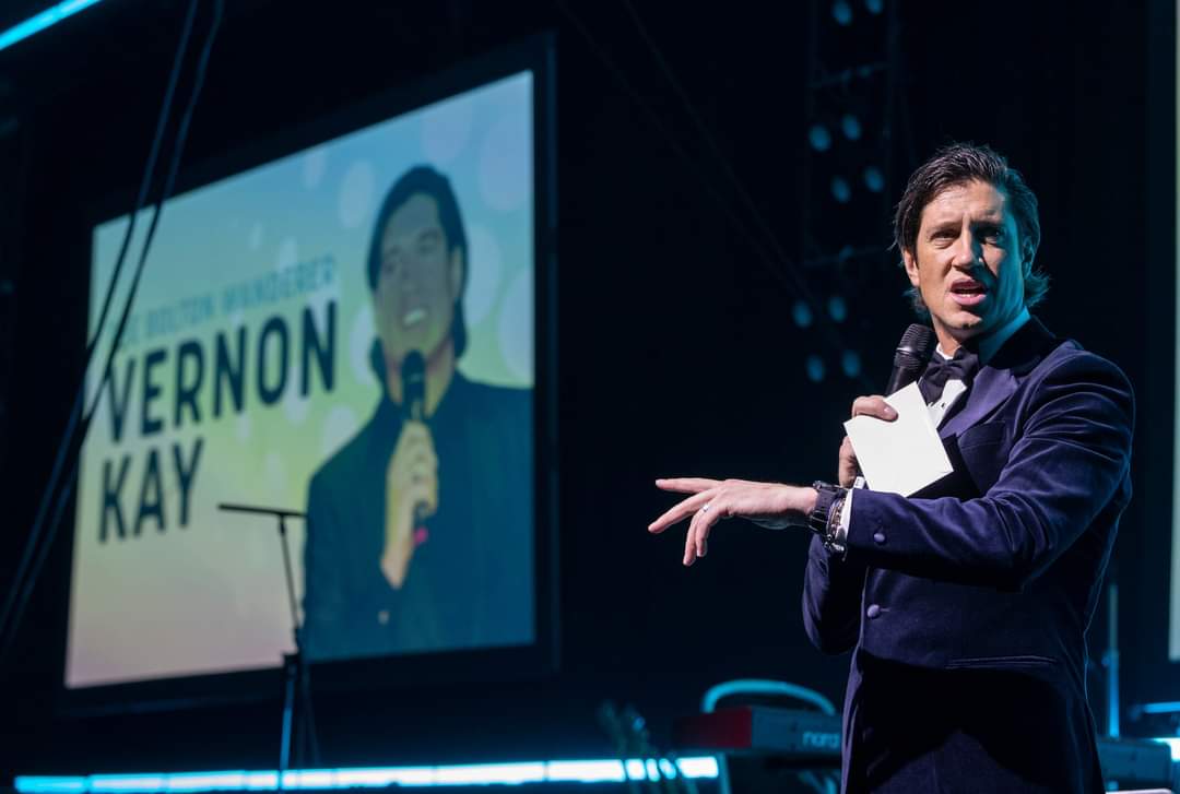 Olly Murs along with Peter Crouch, Ricky Hatton, Vernon Kay and Wayne and Colleen Rooney at the Football for Change Gala Dinner at the Emirates Old Trafford cricket stadium, Manchester. #ffc2023 <a href="/ollymurs/">Olly Murs</a> <a href="/petercrouch/">Peter Crouch</a> <a href="/vernonkay/">Vernon Kay</a>