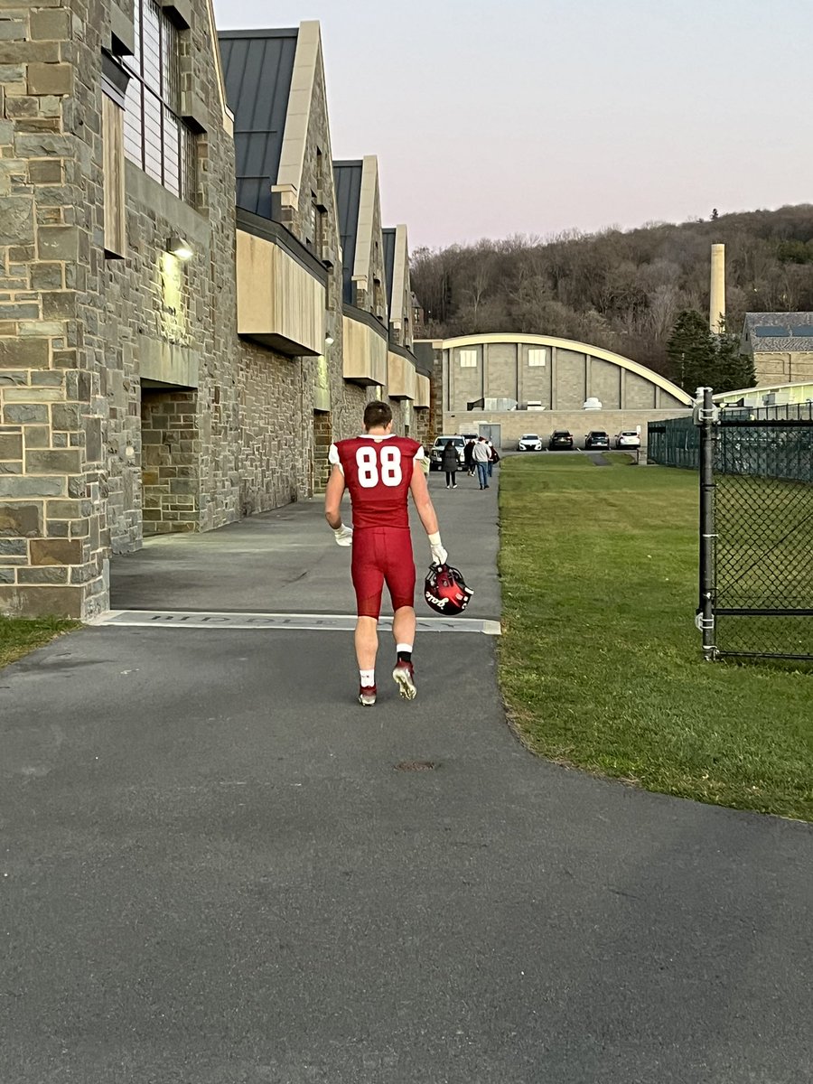 tpgoblue's tweet photo. A Colgate Win.
4 pancakes.
A job well done.
Love you #88. ❤️
You the Man! 💪🏈
-Dad
#waytofinishstrong
@ColgateFB 
@ColgateFootball https://t.co/4RU4BLXMbq