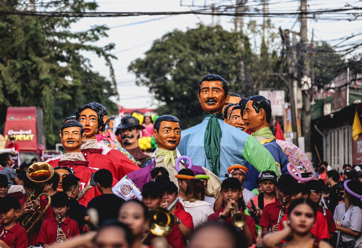 jcnrd_dakom's tweet photo. Hundreds of giant papier-mache statues paraded along the town streets in Angono, Rizal, as locals flocked for the annual and vibrant celebration of ‘Higantes Festival’ on Sunday, November 19.
#philippines #everydayphilippines #everydayasia #Higantes2023 #higantes #angono https://t.co/bQJ5n25GL5