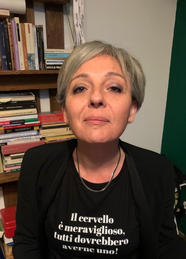 ChiodiDonatella's tweet photo. "Il cervello è meraviglioso!
Tutti dovrebbero averne uno".
Proviamo a pensare con la nostra testa.
Anche sui #social.
Ce lo spiegherà bene @rio_raffaele, presidente di @Demoskopika.
Domani, #20novembre, alle 21.10.
Con @simsantucci e @francescamusac2.
Vi aspetto su #Teleambiente. https://t.co/uqLxvEe5lX
