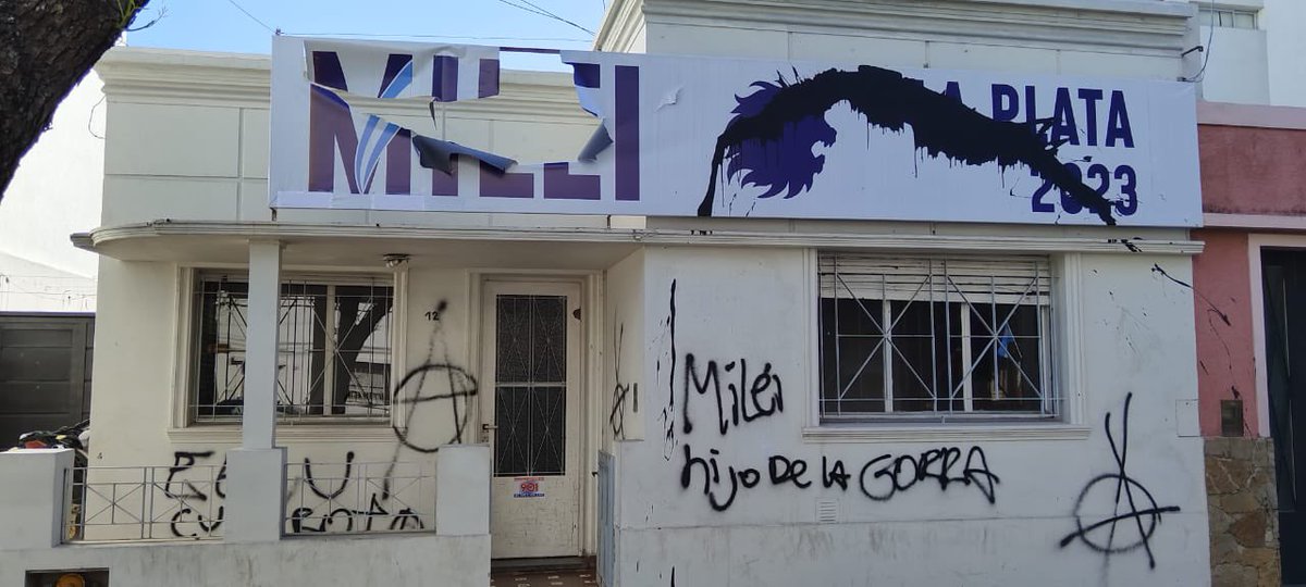 agustinromm's tweet image. Así amaneció nuestra sede de La Plata en la calle 14.