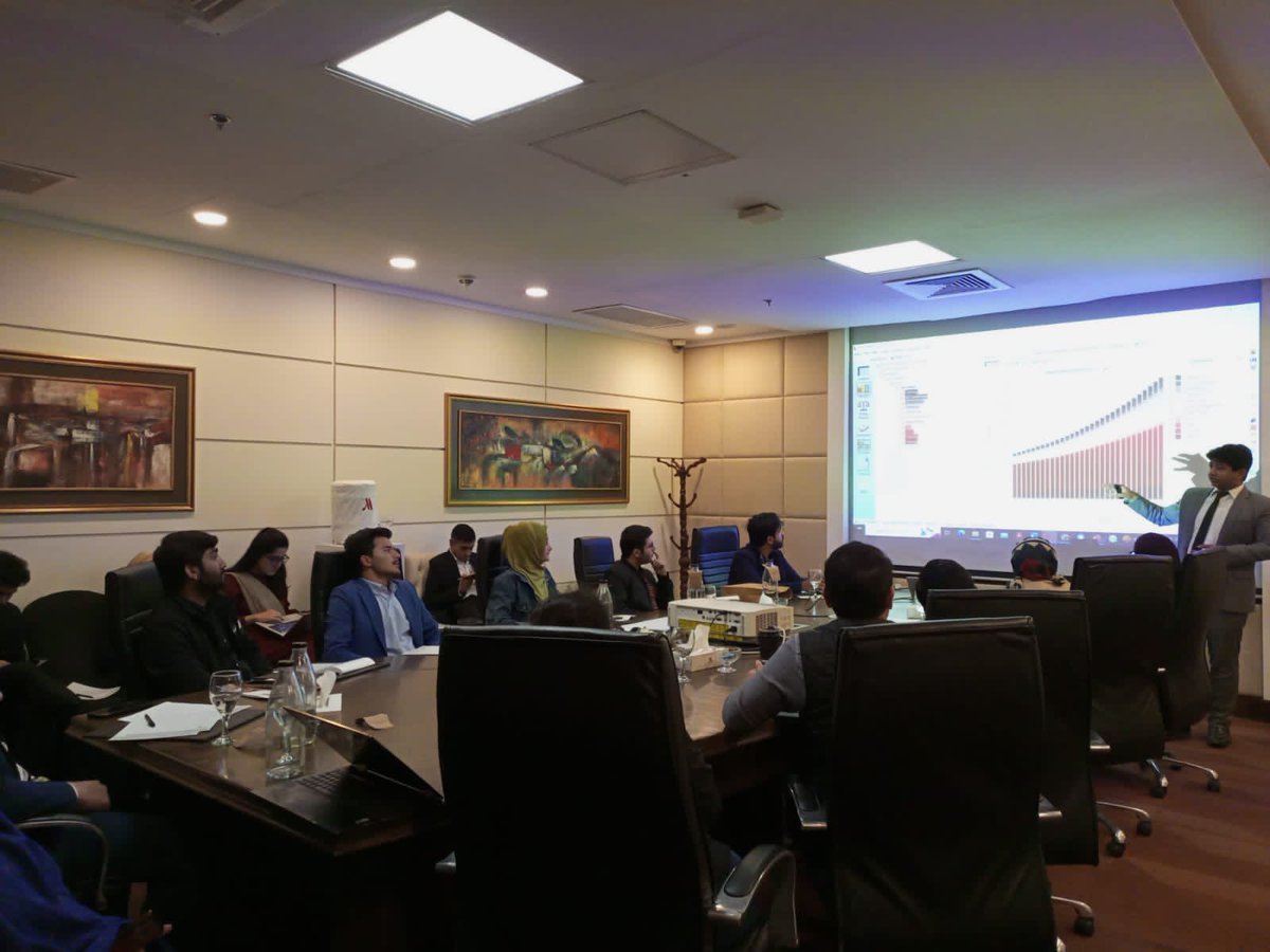 SDPIPakistan's tweet photo. @WBPakistanCD @WorldBank @Abidsuleri @vaqarahmed @Sajidaminjaved @shafmunir @KhalidWaleed_ @bilal1anwar @ndrmfpk In our Capacity Building Hub 2023, Mr Ubaid ur Rehman (@Uba1drehman_7) engaging with the participants on Energy Modelling and LEAP estimation. #SIE2023 https://t.co/WgxzENO7Bl