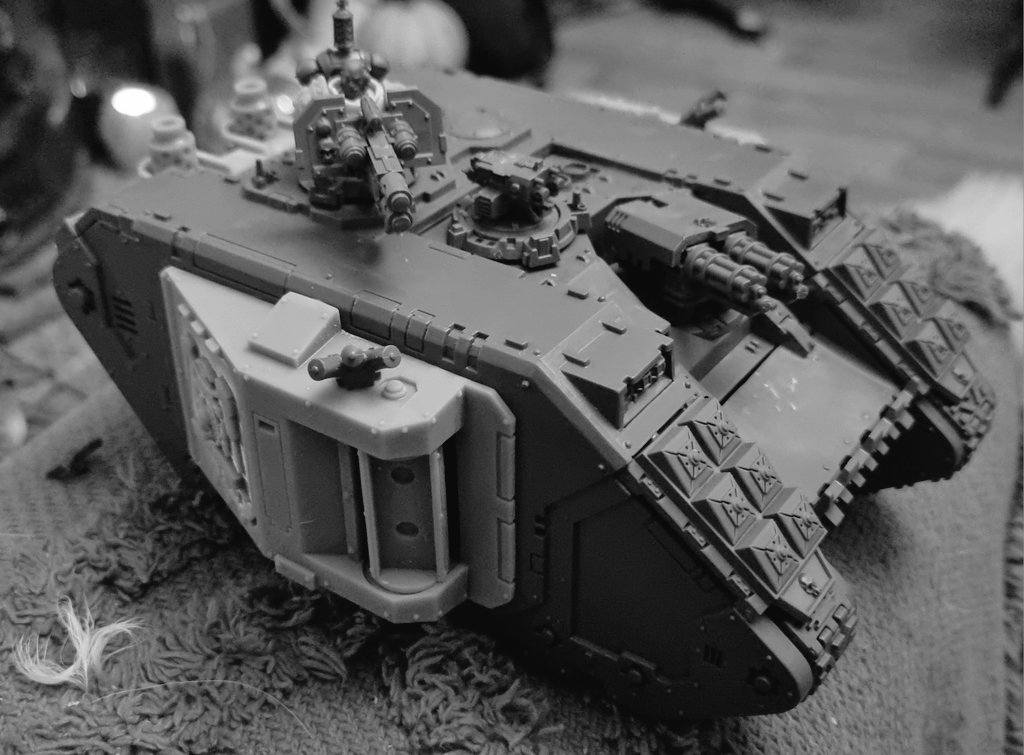 Tatters1717's tweet photo. #ImperiusMagnifica, Redeemer class Land Raider of the #Ultramarines Chapter of Space Marines.
Just needs a bit of gap filling later, but otherwise onward with the army building for #ThroneOfSkulls in 3 weeks.
Maybe needs to join #TeamBackBanner as well
#WarhammerCommunity #40k https://t.co/ocnrLcoh1R