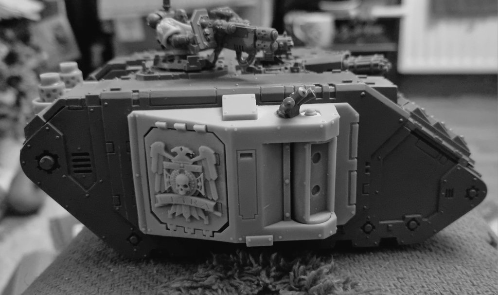 Tatters1717's tweet photo. #ImperiusMagnifica, Redeemer class Land Raider of the #Ultramarines Chapter of Space Marines.
Just needs a bit of gap filling later, but otherwise onward with the army building for #ThroneOfSkulls in 3 weeks.
Maybe needs to join #TeamBackBanner as well
#WarhammerCommunity #40k https://t.co/ocnrLcoh1R